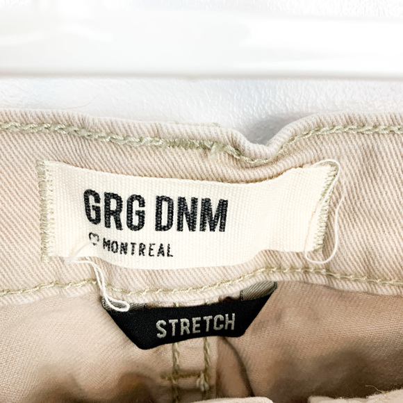 Garage Denim Beige Stretch Shorts - Picture 4 of 11